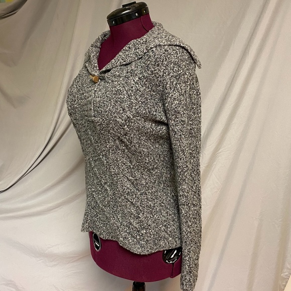 NOMI - Picture 2 of 4